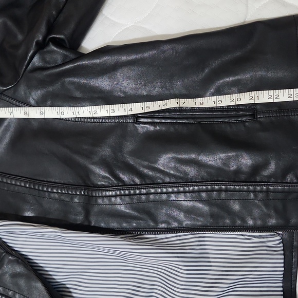 Women black leather motorcycle jacket - Picture 3 of 4